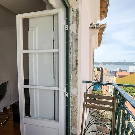 Chiado/bica Apartment *